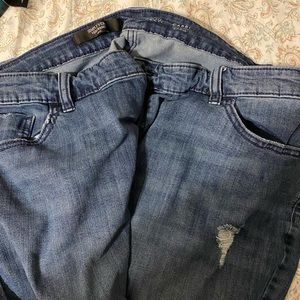 Like new Vera wang plus denim Capri pants size 22 plus